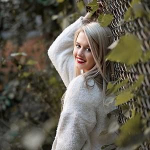 Meet your Posher, Elizabeth